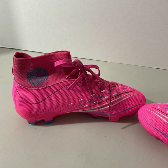Pink Soccer Cleats Size Youth 3 - Picture 4 of 11